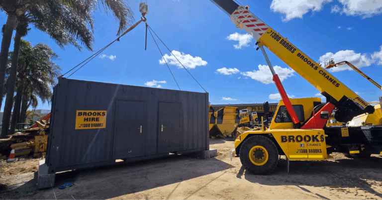 Dome structure installation process crane